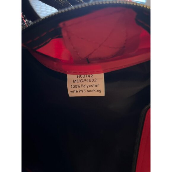 Manchester United F.C. Messenger Red & Black Shoulder Bag With Embroidered Logo - Picture 9 of 9